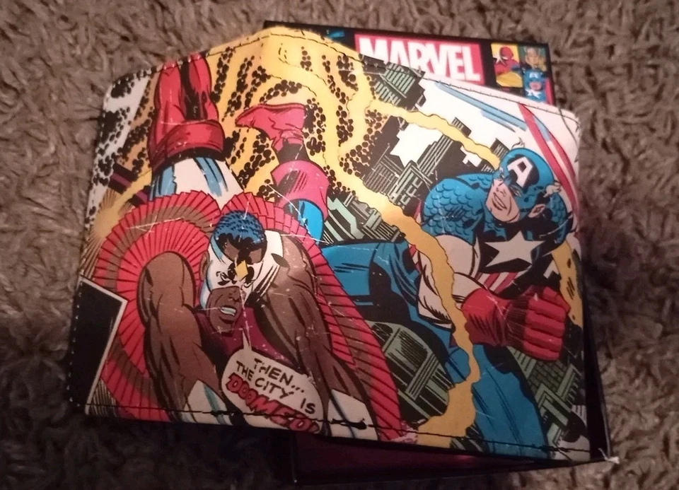 Marvel Captain America Comic & The Falcon Covers Trifold Wallet - Image 1 of 4