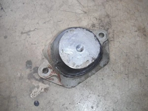 Honda Aquatrax ARX1200 motor engine mount 50201-HW2-681 50201-HW2-682 - Picture 1 of 1