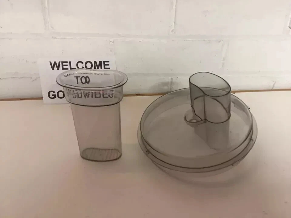 Bosch MCM4100GB Food Processor -   Lid & Pusher - Image 1 of 4