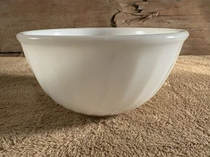Vintage Fire King White Swirl Mixing Bowl 6" - Picture 1 of 6