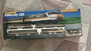 Hornby Intercity 225 - Picture 1 of 2