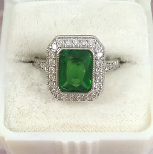 Vintage Jewellery Gold Ring with Emerald and White Sapphires Jewelry size 6 - Picture 1 of 9