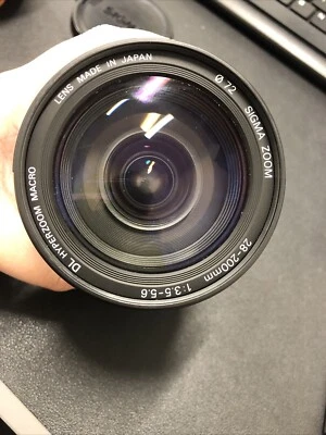 Sigma Zoom 28-200mm 1:3.5-5.6 DL Hyperzom Aspherical IF Macro Lens - Image 1 of 3