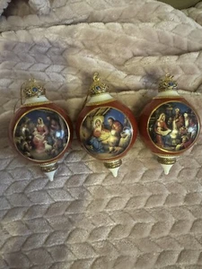 Vtg Bradford Exchange Porcelain Ornaments Promise of a Savior Red & Gold 1999 - Picture 1 of 5