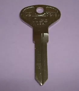 1 New Uncut Porsche key blank 924, 944 & 968 also VW Audi X9, 73VB, V09 - Picture 1 of 2