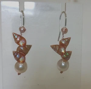 BESPOKE ABORIGINAL MAIREENER SHELL EARRINGS WITH PEARL - Picture 1 of 2