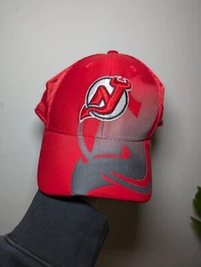 VTG New Jersey Devils Hockey Reebok Face Off Fitted Red & Black Hat L/XL MESH - Picture 1 of 5