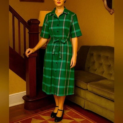 A Nancy Frock Vintage 1950s Scottish Green Plaid Shirt House Dress 16 - Image 1 of 4
