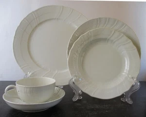 KPM Berlin porcelain Neuosier white 20 pc set service for 4 - Picture 1 of 8
