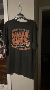 Miami Hurricanes T-Shirt Size Large - Picture 1 of 5