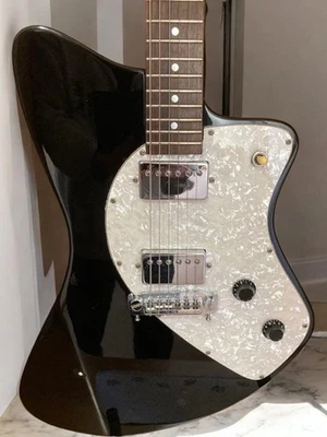 Guitarra Eléctrica Fernandes Signature Style H-65 Negra Japón Años 90 Rara con Desgaste Foto 1 de 4