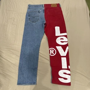 Jeans Levi’s 541 rosso blu colorblock Spellout Levis sulla gamba uomo 32x30 LVC raro - Foto 1 di 9