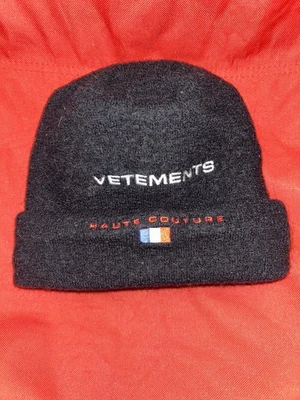 Gorro negro Vetements Haute Couture Reebok Foto 1 de 4