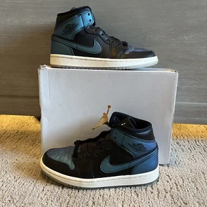 Size 6.5 - Air Jordan 1 Mid Metallic Turquoise W - Picture 1 of 10