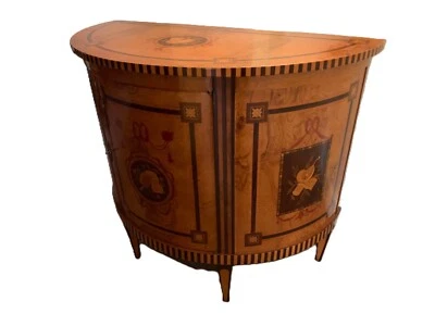 Par de impresionantes aparadores italianos antiguos Demi Lune Foto 1 de 4