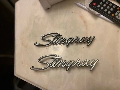 Original OEM 1969-1973 Chevrolet Corvette Stingray Fender Emblem 3945361 - Image 1 of 3