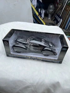 Crown Premium 1937 Ford Lincoln Zephyr Street Rod 1:24 Die Cast Model - Picture 1 of 19
