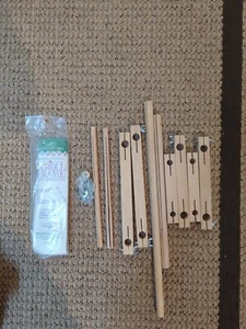 454 EUC HOMECRAFTERS NEEDLEWORK SCROLL FRAME 4"X8" HARDWOOD QUALITY SPLIT DOWEL - Picture 1 of 7