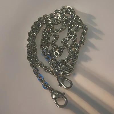 Auténtico Louis Vuitton Plateado Cartera Cadena Correa para el Hombro 45 Pulgadas Sin Caja Foto 1 de 3