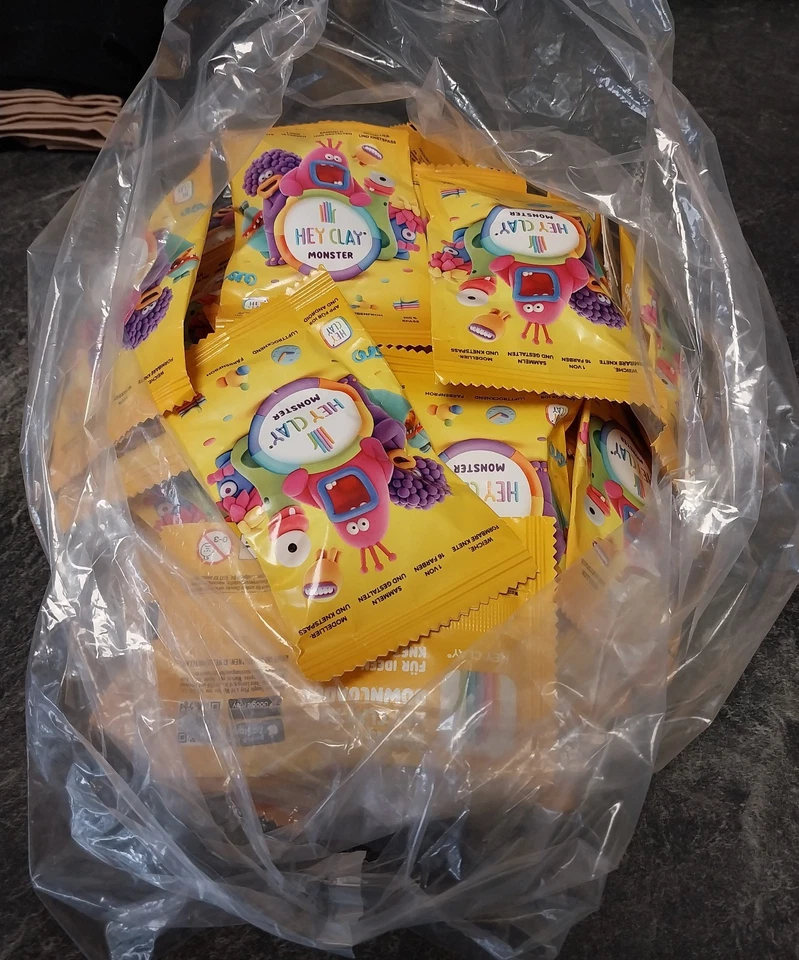 Hey Clay Monster Knete 50 ! Tüten Rewe Weiche formbare Knete Modellier+Knetspass - Bild 1 von 1