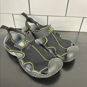 Sandalias cómodas de malla informales Crocs Swiftwater Fisherman para hombre talla 7 negras - Imagen 1 de 10