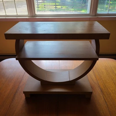 1930s Gilbert Rohde, Pearwood end table. for Brown Saltman/Original Condition  - Image 1 of 4
