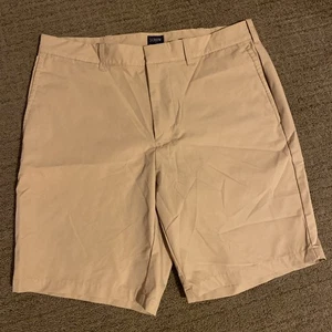 J. Crew 9” Tech Short Black Mens Size 32. AL096 NEW - Picture 1 of 3