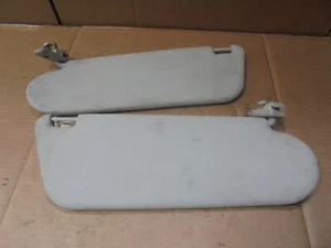 VAUXHALL ASTRA MK4 1998-2004 PAR DE PARASOLES GRISES/TIPO SIN ESPEJO - Imagen 1 de 8