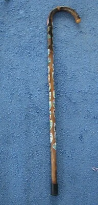 Bastón de madera alemán de colección para caminar senderismo con 28 insignias de recuerdo 34" arte popular Foto 1 de 4