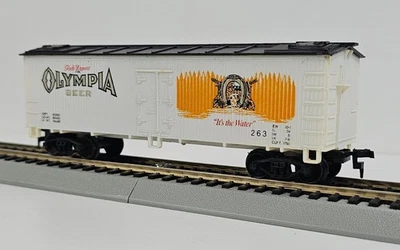 HO Life-Like 08524 Olympia Beer Old Time Billboard Reefer Car NOS New - Image 1 of 4