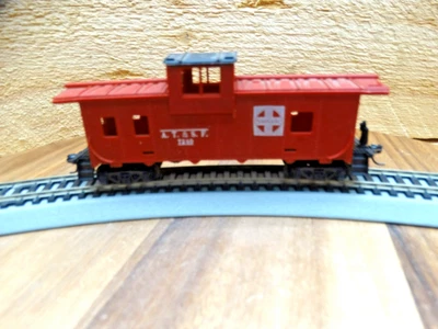 TYCO HO Scale 40' Santa Fe A.T. & S. F. 7240 Wide Vision Cupula Caboose - Image 1 of 4