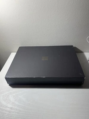 Microsoft Surface Pro 11-е издание Snapdragon x Plus 16 ГБ RAM, твердотельный накопитель 512 ГБ — черный - Изображение 1 из 3