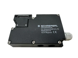 Schmersal AZM 161CC-12/1/12RKA-024 Safety Interlock Switch - Picture 1 of 3