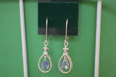 Pendientes colgantes de tanzanita/circón de 1,00 quilates enchapados en platino con cierre de palanca VVS Foto 1 de 4