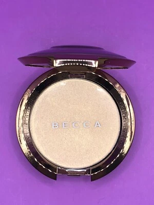 Хайлайтер BECCA Light Chaser для лица и глаз ЖЕМЧУЖНЫЕ ВСПЫШКИ ЗОЛОТО 6,5 г/0,23 унции новый в коробке - Изображение 1 из 4
