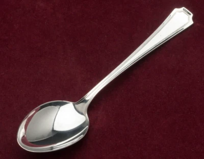 Cuchara para servir Fairfax by Gorham de plata de ley 8 3/8" Foto 1 de 2