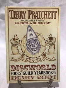 Discworld Fool’s Guild Yearbook Diary 2001 Terry Pratchett, Briggs & Kidby - Picture 1 of 8