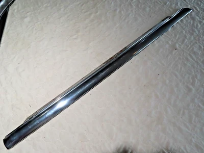 51-53 Buick Special Super IZQUIERDA PUERTA INFERIOR TRASERA / MOLDURA VENTANA Foto 1 de 4