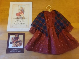 American Girl Pleasant Company 1994 Kirsten's vestido escolar, chal, libro - Imagen 1 de 5