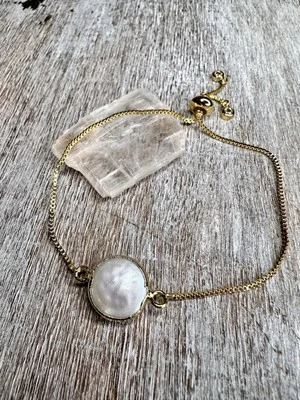 New Natural Pearl Bracelet Pendent Style Gold Tone Slip Chain Selenite Crystal G - Image 1 of 4