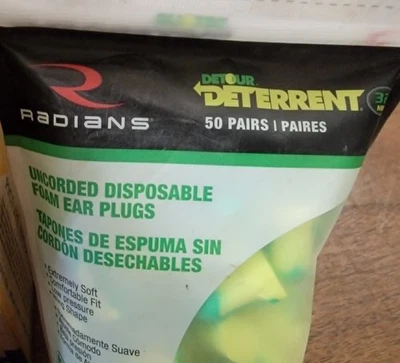 Radians 一次性泡沫耳塞,绿色/黄色,100 件装未接线 — 第 1/3 张图片