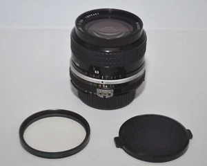 Nikon Ai-S Nikkor 28mm f3.5 Wide Angle Lens for F Mount EXCELLENT in Hard Case - Picture 1 of 4