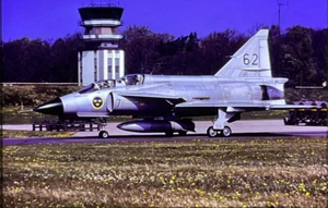 Military Aircraft - 35mm Colour Slide- See note (2) - Picture 1 of 1