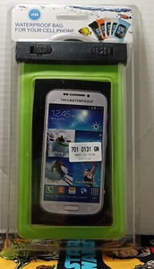 IPX8 Green Waterproof underwater bag for your Cell Phone - Picture 1 of 5