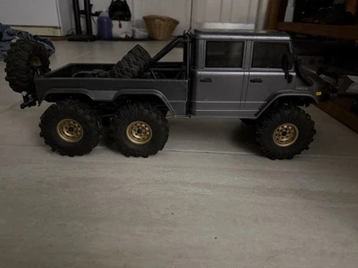 Discontinued Custom Axial Scx 6x6 Unimog (rare) - Image 1 of 4