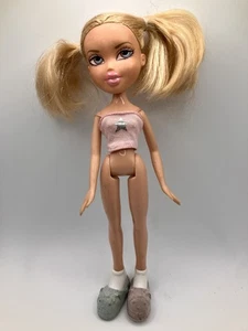 Pijama Top Zapatillas Vintage Muñeca Bratz Fiesta de Pijamas Cloe 2001 MGA LEER - Imagen 1 de 9