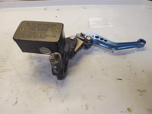 05 - 09 2007 Suzuki SV650 front brake master cylinder and lever  - Picture 1 of 4