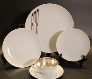 Dorothy Thorpe Mid Century w/ sliver 1 - 5 setting (12 Available) - Picture 1 of 5