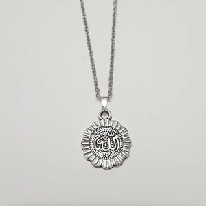Islamique Musulman Coran Pendentif Allah Dieu Collier Couleur Gris Argenté - Imagen 1 de 1