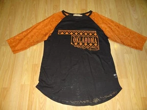 Camisa boutique para mujer talla XXL de Emma & Grace *OKLAHOMA* negra con encaje naranja - Imagen 1 de 6